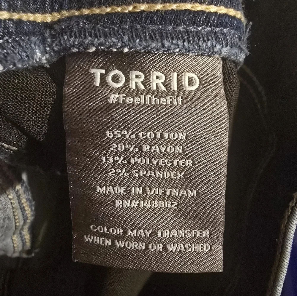 Torrid Feel the fit pull on stretch‎ jeans size 00R plus skinny jeans